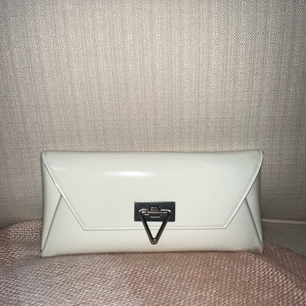 NWT Bottega Veneta Patent Leather Clutch White